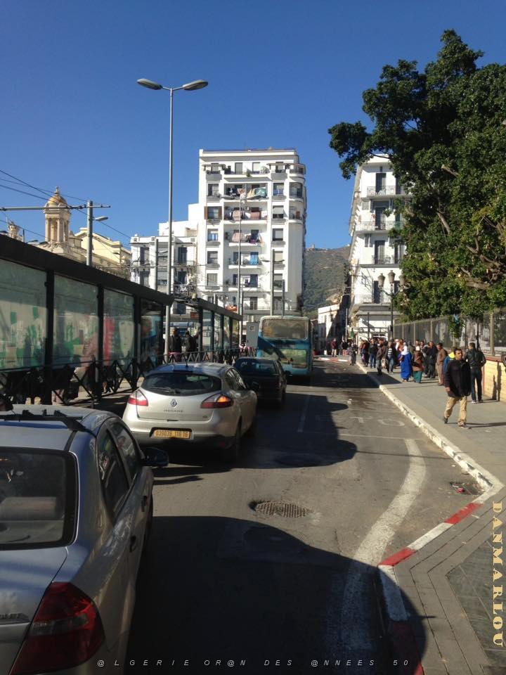 ORAN place d armes pres du cercle militaire.jpg